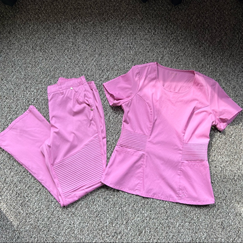 Jaanuu Scrub Set Pink size Medium